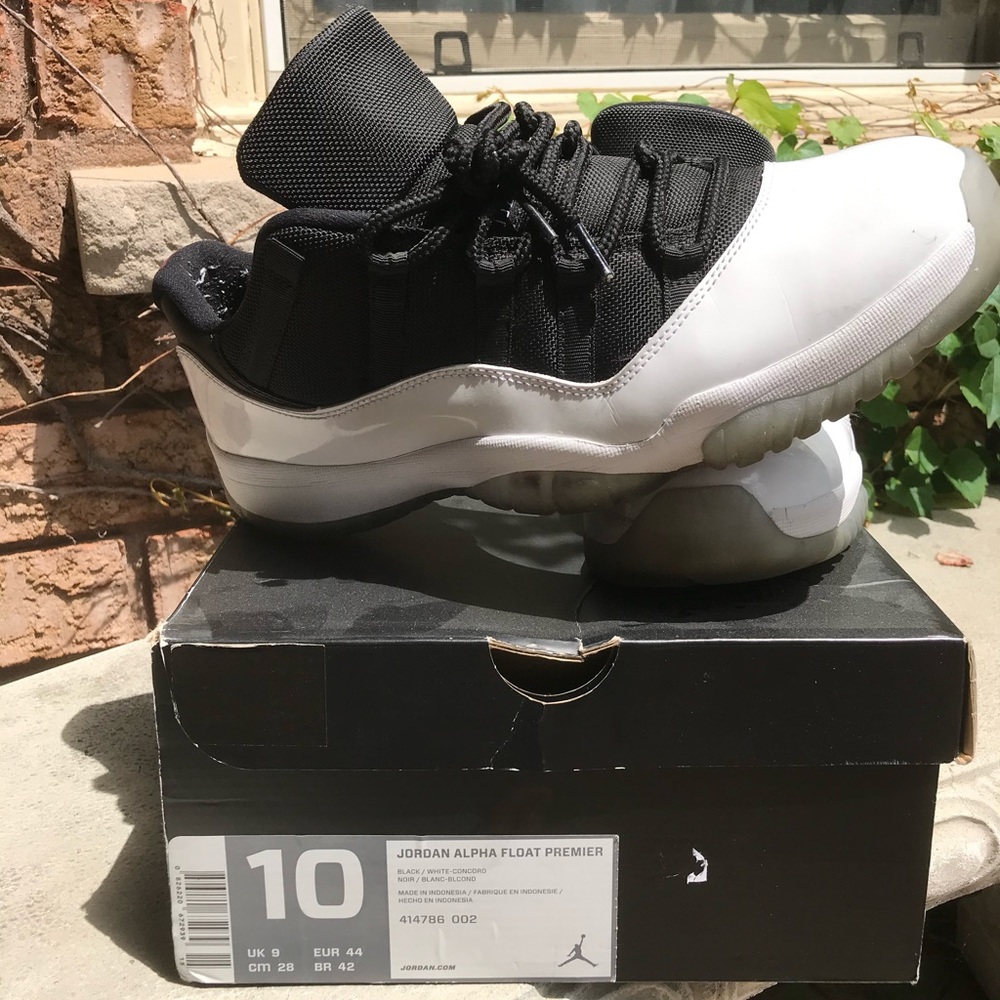 Jordan 11 Tuxedo Size 10.5